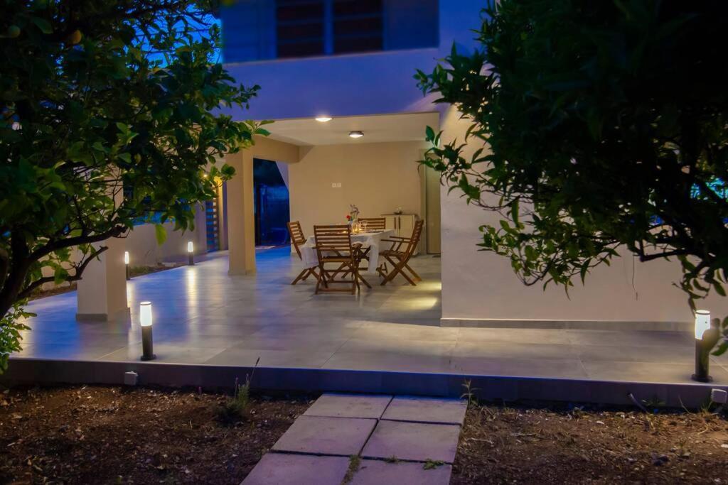 House On The Beach Salamina Exterior foto